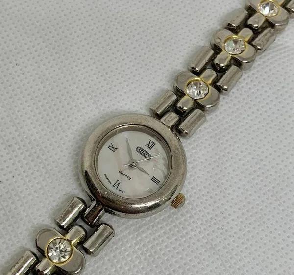 Vintage Regent watch women silver tone 24mm mop dial rhinestones size 7” running - Image 2