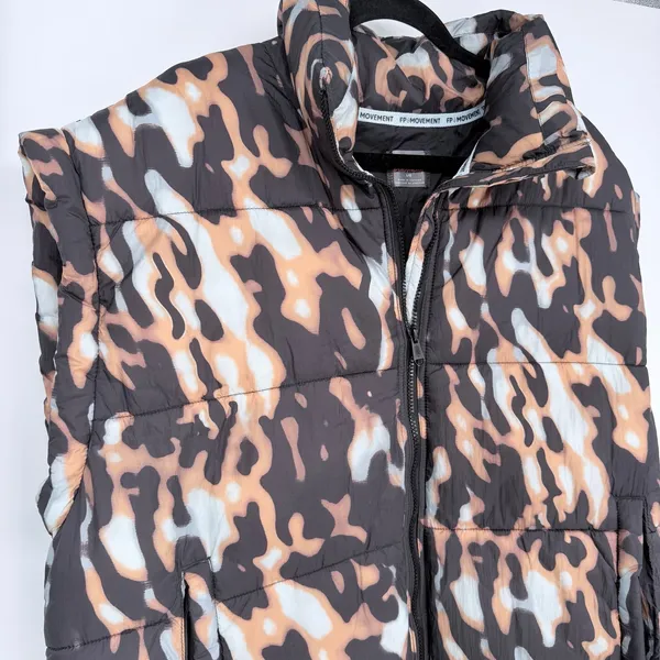 Free People FP Movement In A Bubble Puffer Vest Tortoise Shell Womens Large - Image 4