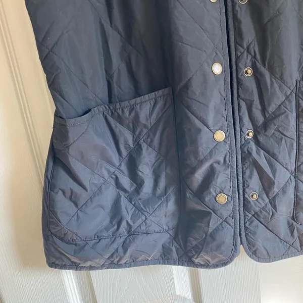 Duluth & Trading size large black quilted vest golden harvest convertible - Image 2