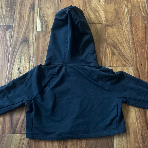 Gymshark Cropped Hoodie - Image 5