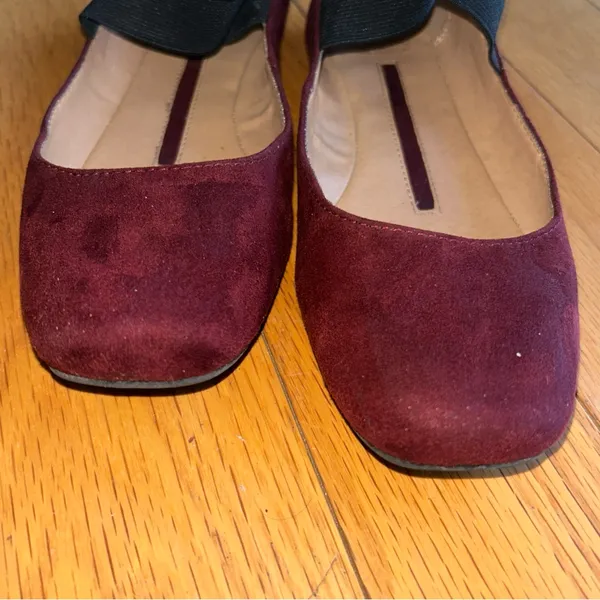 New directions burgundy flats with Black Straps burgundy size 8 - Image 8