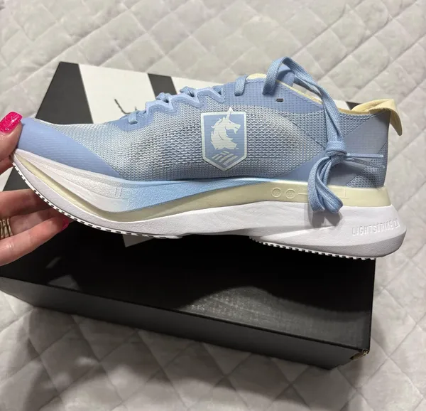Adidas Tennis Shoes - Image 6