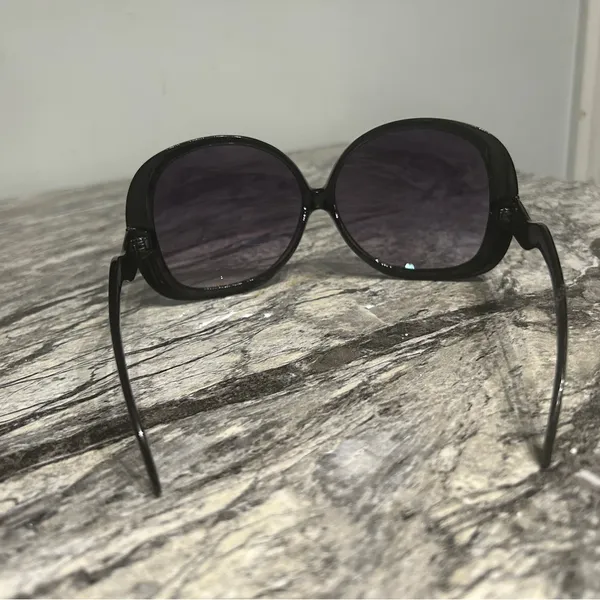 Black Oversized Sunglasses - Image 6