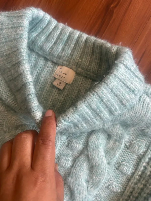 Women’s Sweater   - Image 8