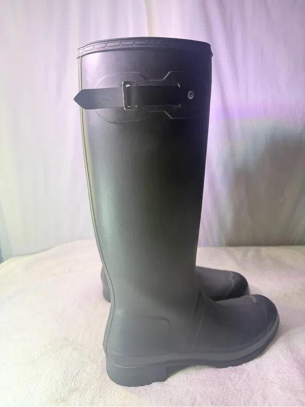 Hunter Black Tall Rain Boot with Cream Knit Cuff Insert - Image 7