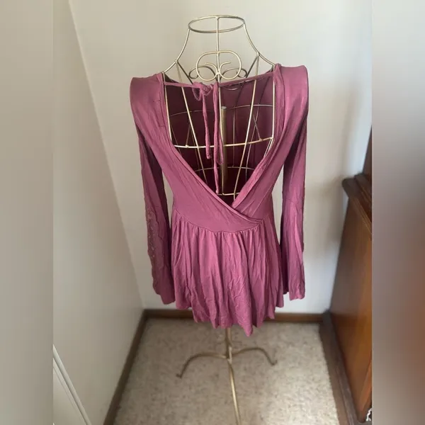 American Eagle Soft & Sexy Lace Sleeve Top Size XS Cutout Back - Image 11