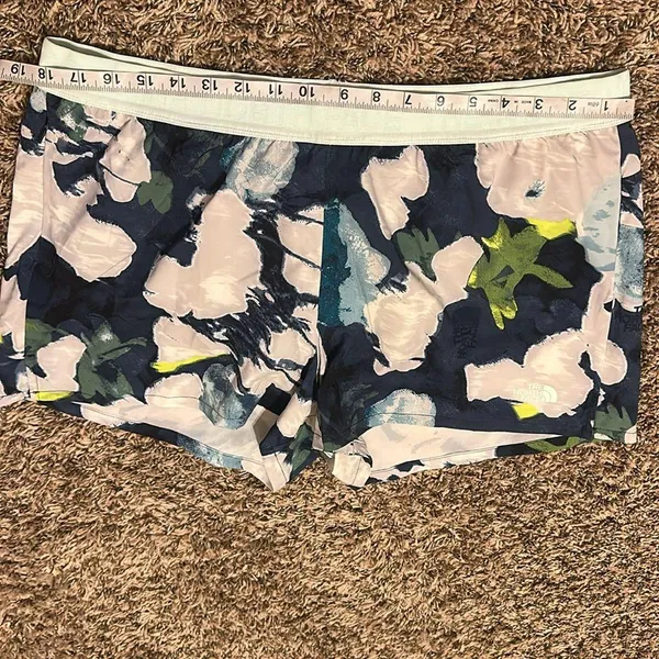 The North Face Wander Active Shorts Women XL - Image 4