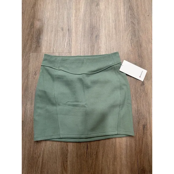 Lululemon Scuba High Rise Mini‎ Skirt NWT Size Large(GREU) - Image 2