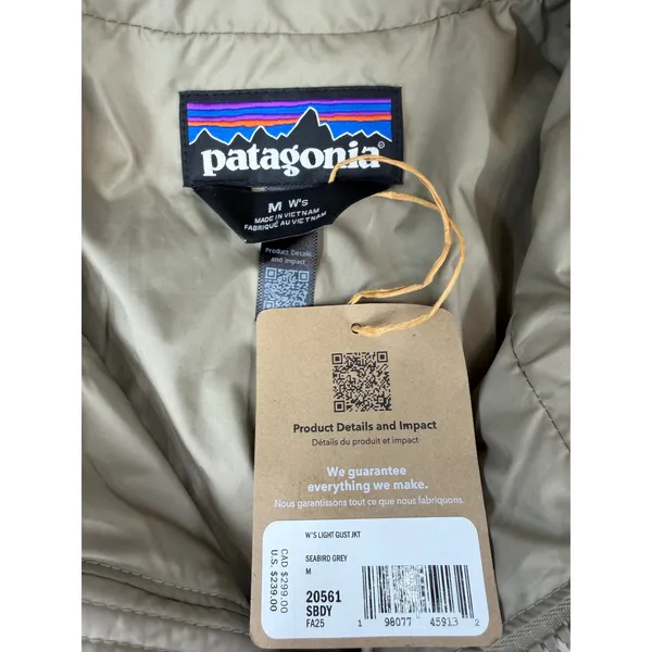 Patagonia Women's Light Gust Jacket Seabird Grey Medium NWT ($250 Retail) - Image 4