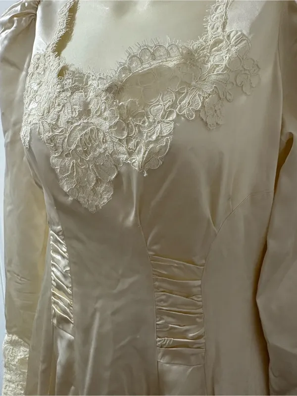 1940s ruched front wedding dress - Image 3