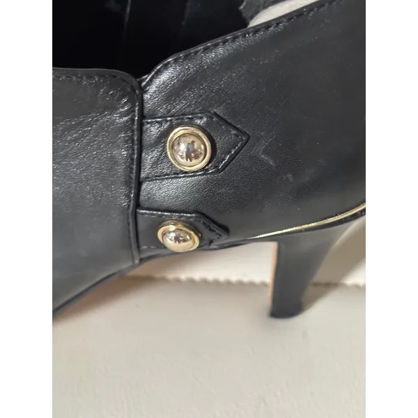 Vince Camuto Black Leather Ankle Booties Gold Hardware Stiletto Heel Size 7M - Image 2