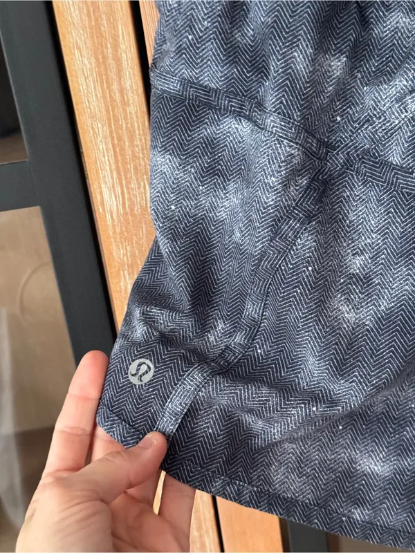 Lululemon Tracker Shorts IV Mini Diffusion White Black running printed mid rise - Image 6
