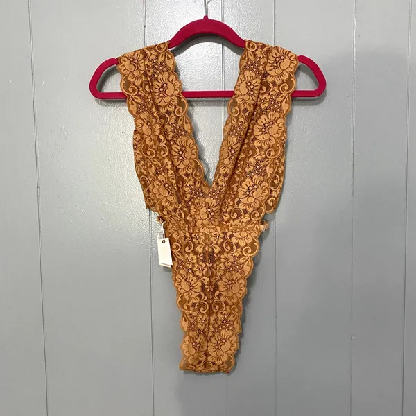 NEW Free People HAH Brown Sugar Cut to the Chase Lace V-neck Boho Bodysuit XS - Image 6