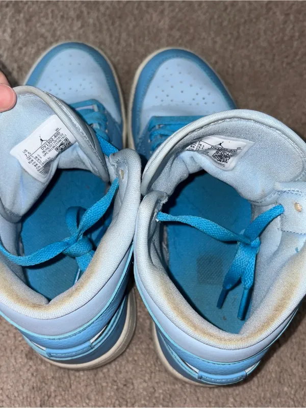 Jordan 1 Mid Women's Sneakers - Light Blue/White Size: 7.5 - Image 8