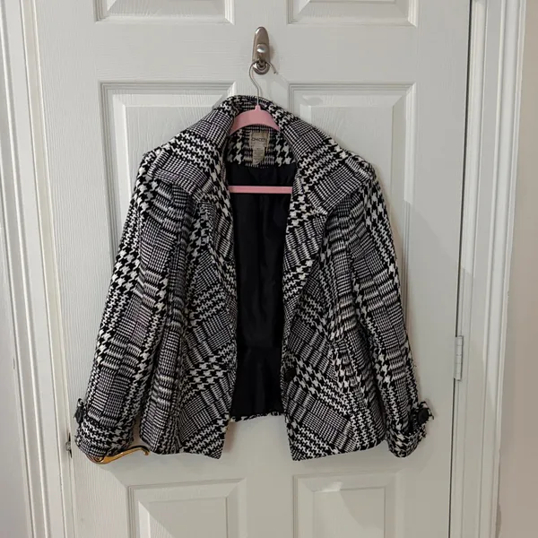 VINTAGE Chico's Black and White Patterned Jacket silver purple size 1 medium - Image 2