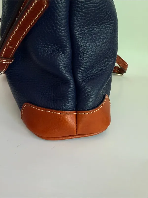 Dooney and Bourke Pebble Grain Crossbody Bag 2010s Midnight Blue Leather R264 - Image 5