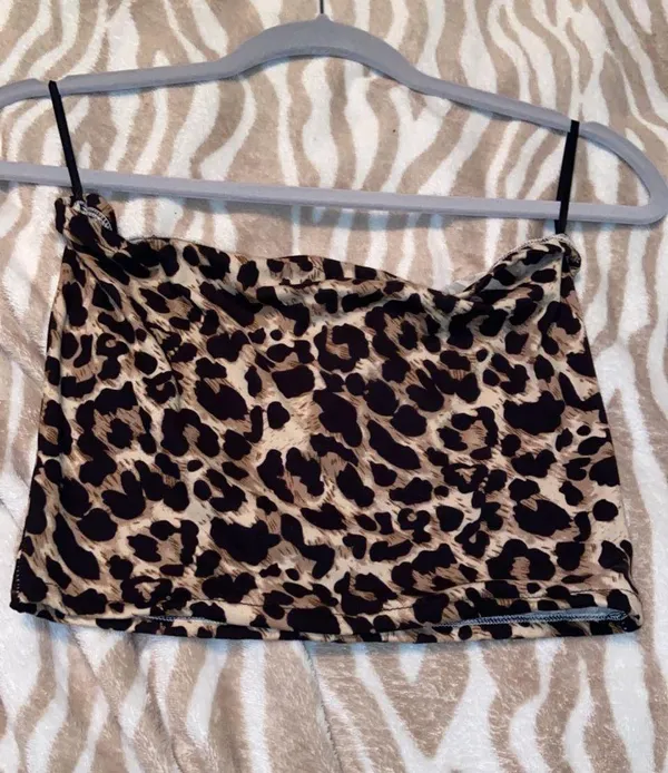 NWOT Leopard Bandeau Strapless Crop Top  - Image 3