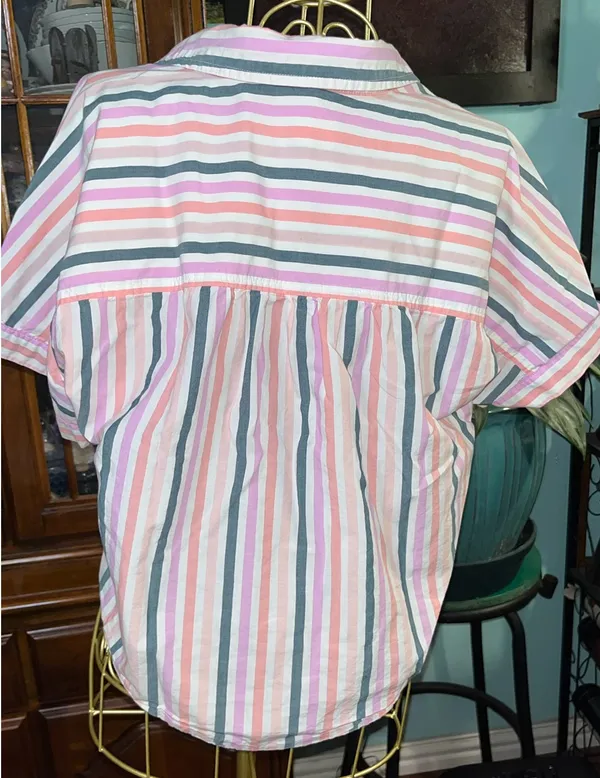 Universal Threads Casual spring shirt - Image 4