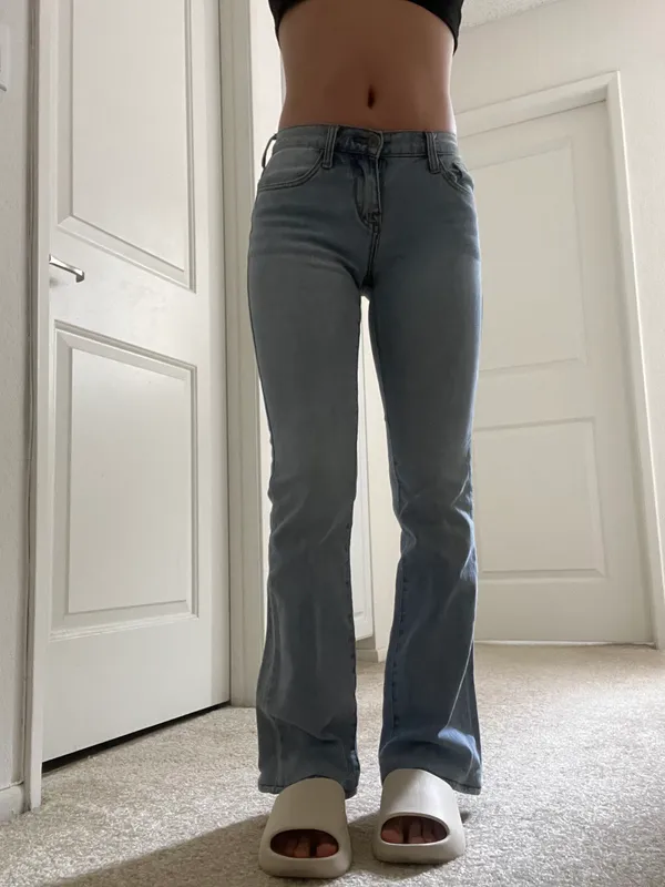 Brandy Melville sophie light wash jeans - Image 6