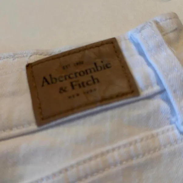 Abercrombie and Fitch‎ White denim Skirt Women's Size 8 - Image 4