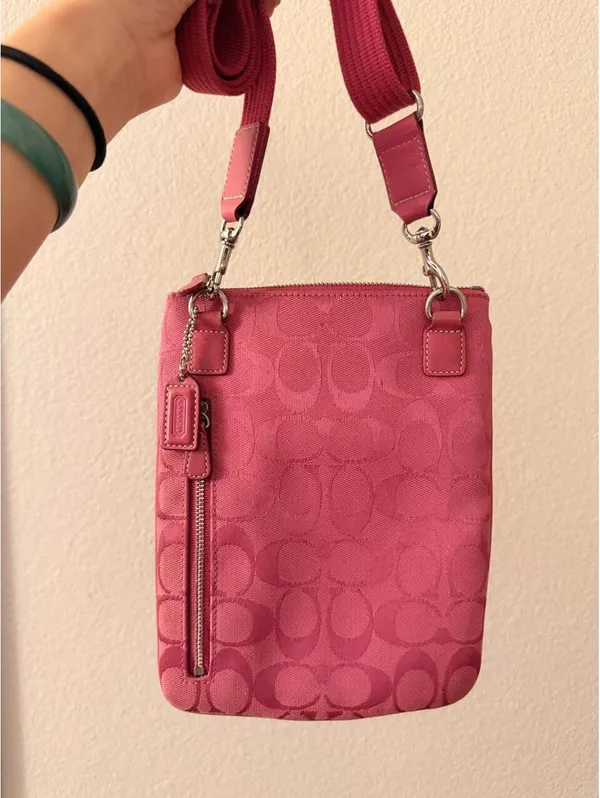Vintage Pink Coach Crossbody - Image 2