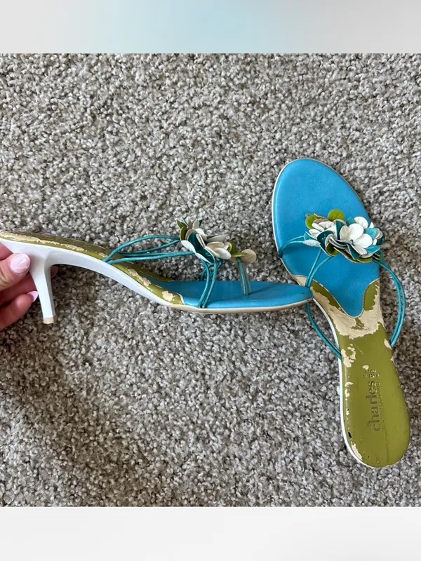 Charles David leather straps/ flower embellishments Vintage Kitten heels Y2K - Image 2