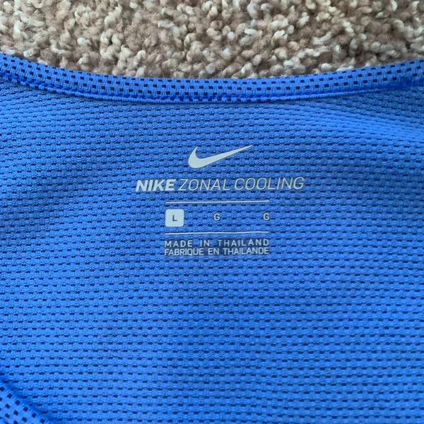 Womens Nike zonal cooling top crew neck long sleeve large - Image 2