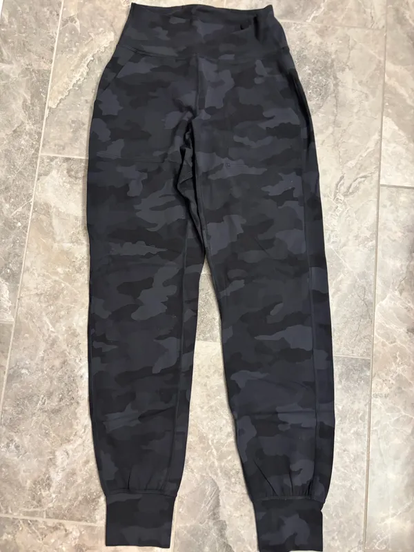 Lululemon Align Joggers - Image 4