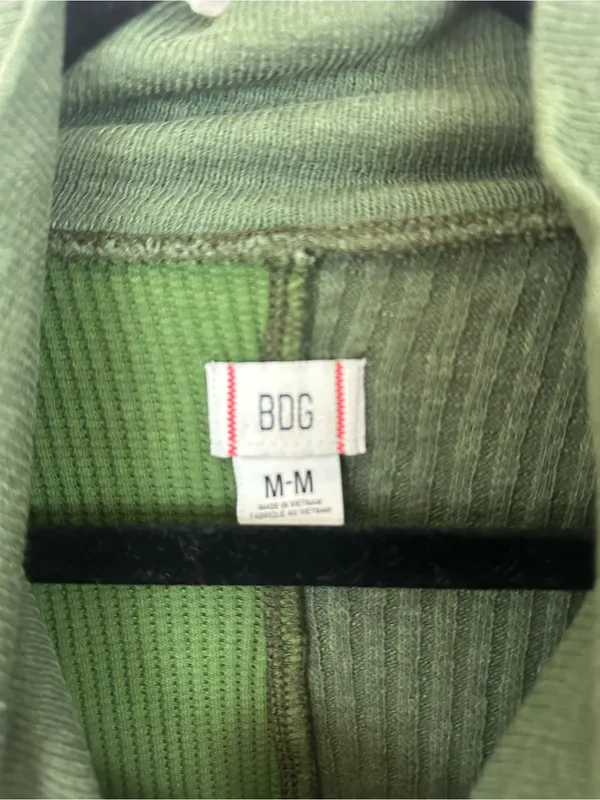 Urban Outfitters BDG Tabby Thermal Henley Cropped Top Green Size Medium - Image 4