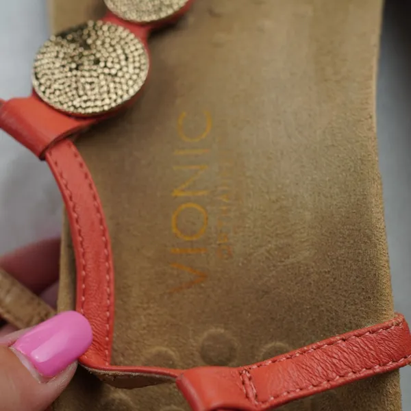 Vionic‎ Coral Red Gold Medallion T-Strap Sandals Orthotic Size 8 - Image 4