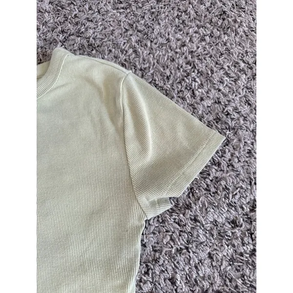 Old Navy Women's Green Ribbed Snug Short Sleeve‎ Tee Size Medium - Image 5