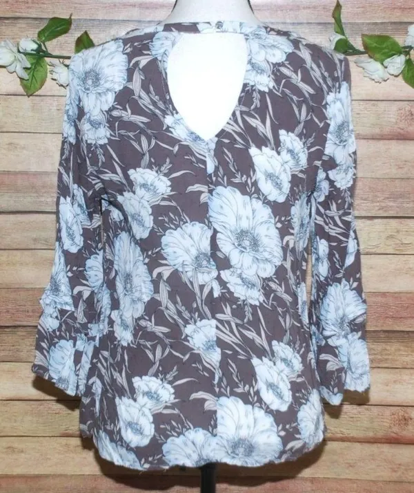 Miss Me Brown Blue Floral Blouse Size S Open Cross Front Keyhole Back 3/4 Sleeve - Image 6