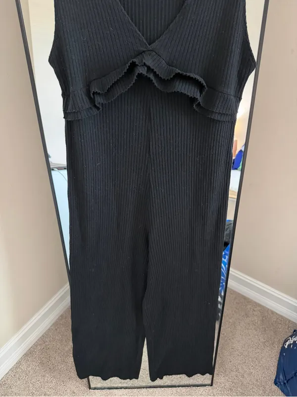 Zara Ribbed Black Sleeveless Jumpsuit with Ruffle Detail - Image 3
