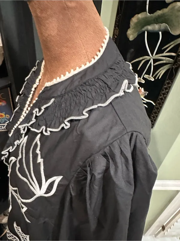 Entro Embroidered Puff‑Sleeve Dress – Size Large - Image 6