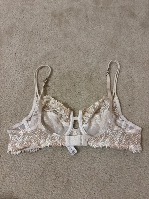 Cabernet Sheer Embroidered Underwire Bra Size undefined - Image 3