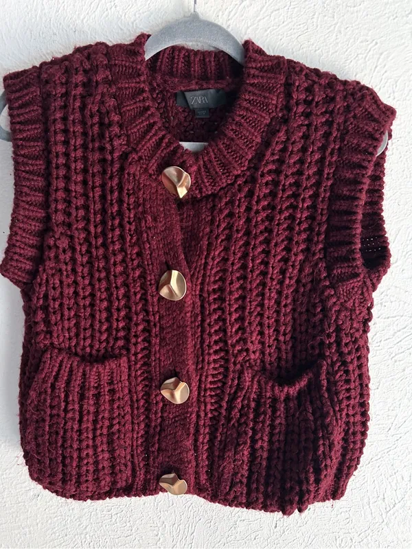 Zara Burgundy Chunky Knit Sweater Vest Gold Buttons Small Academia preppy - Image 2