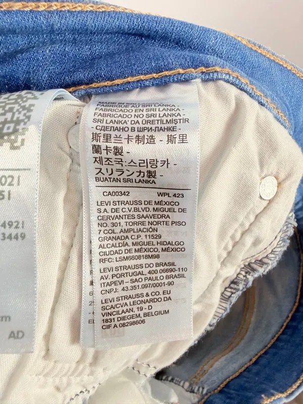 Levis High‎ Rise Cutoff Style Jean Shorts in Blue Size 29 - Image 5