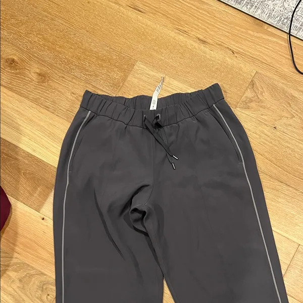 Lululemon On‎ the Right Track Pant 8 - Image 4