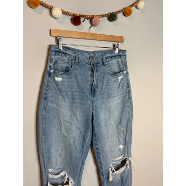 American Eagle distressed Mom jeans - Image 4