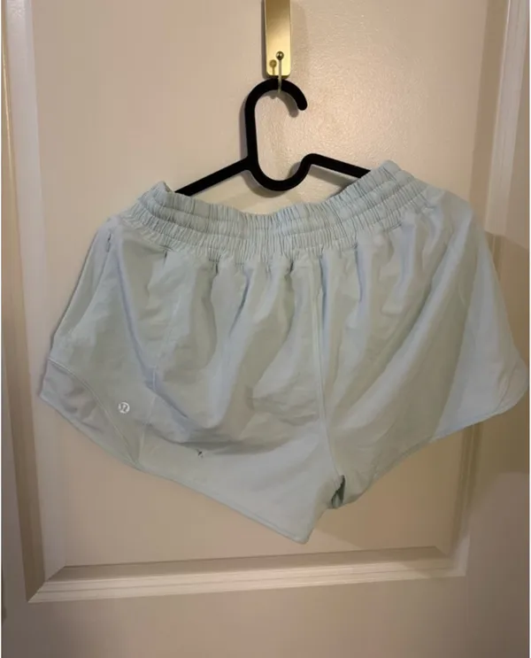Lululemon Shorts 2.5" - Image 3