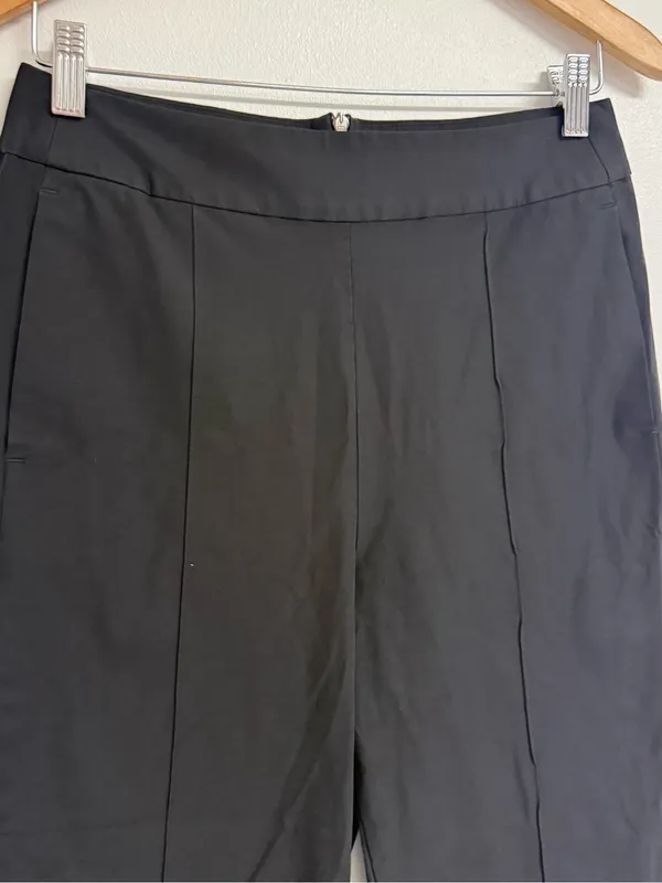 Lululemon Black Tapered Trouser Pants Back Zip Pockets Approx Size 6 - Image 2