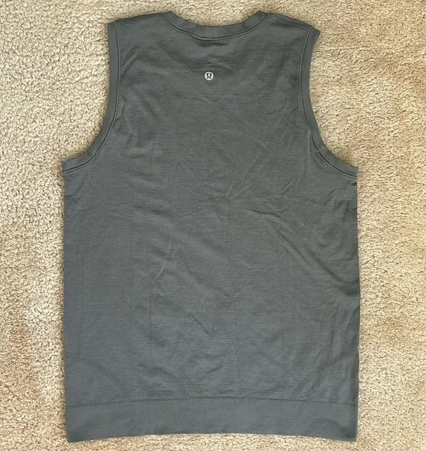Lululemon Grey Tank Top in Women’s Size 4 - Image 2