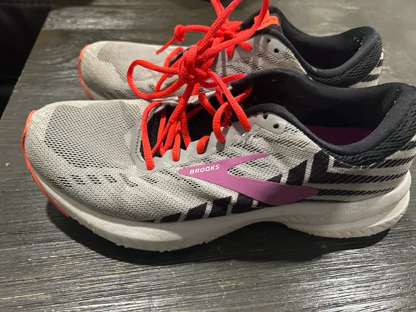 Brooks Launch Running Shoes 6.5  - Image 2