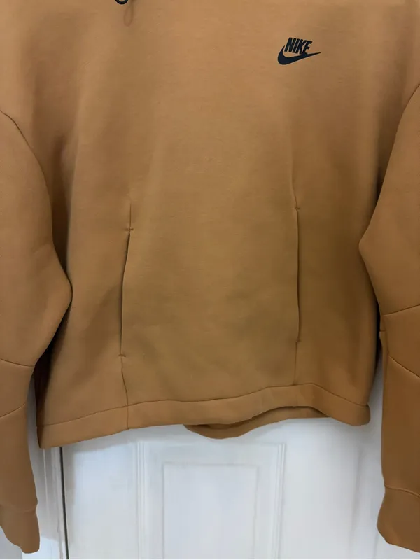 NWT!! Nike Sportswear Tech Fleece Oversized Hoodie in Flax with Black Details - Image 12