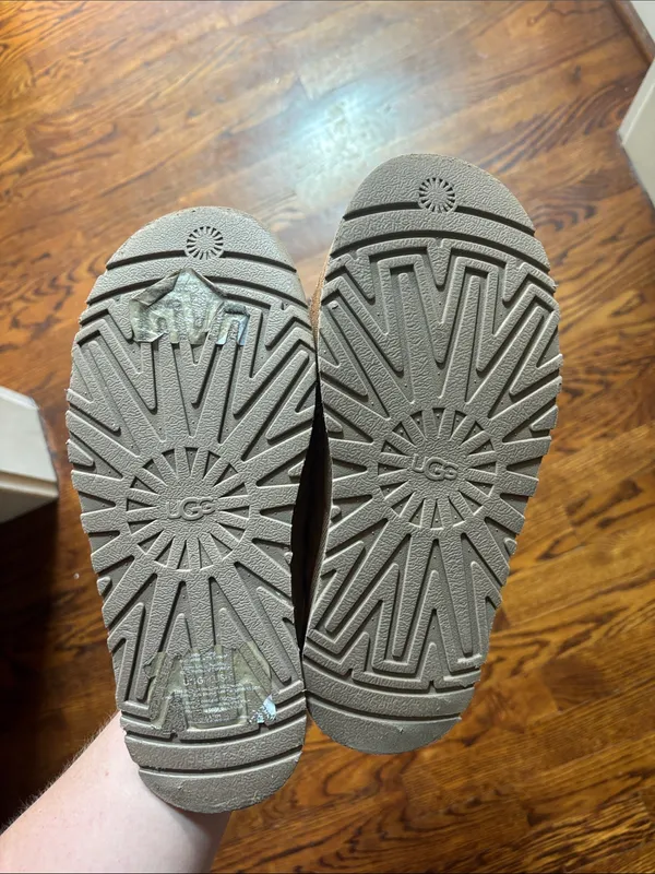 UGG Women’s Slippers - Image 3