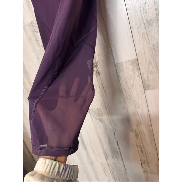 Victoria’s secret Victoria Sport Knockout Mesh Panel Capri Leggings Women’s Larg - Image 4