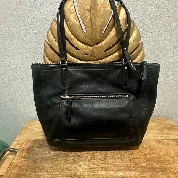 Vintage Coach Y2K black leather bag - EUC - Image 2