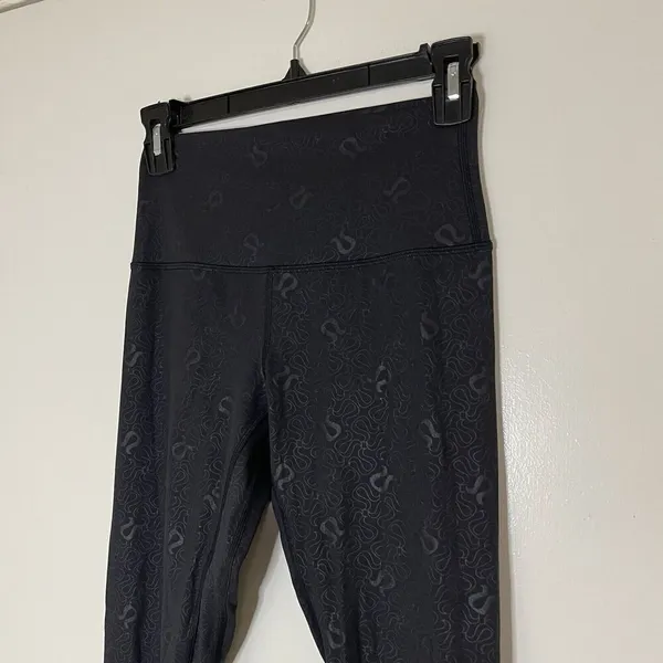 RARE! Lululemon Align High-Rise Pant Yogo Emboss Black logo Print US 6 Leggings - Image 2