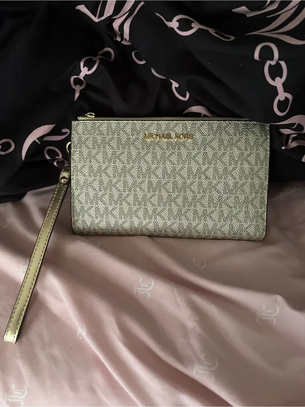Michael Kors Logo Wristlet Wallet - Image 8