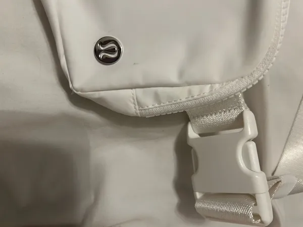 Lululemon Belt Bag stealth warrior - Image 3